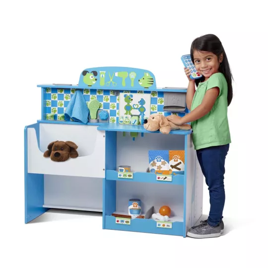 centre-veterinaire-en-bois-avec-accessoires