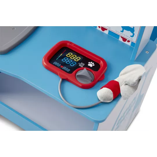 centre-veterinaire-en-bois-avec-accessoires