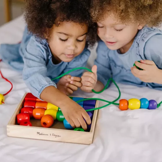 Große Fädelperlen aus Holz in Kiste (30 Teile) - Melissa & Doug